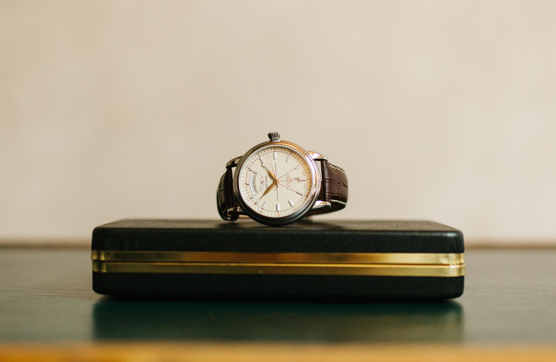 DOUGLAS DAY-DATE